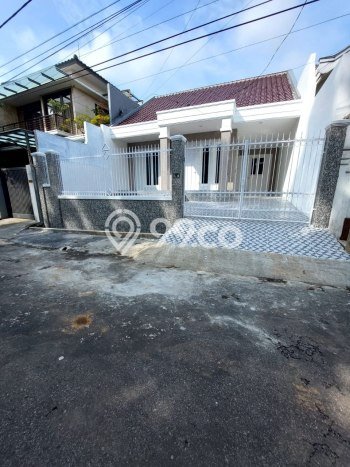 Ready to Use! Premium House LT 250m2 Desain Modern di Dieng Ready to Use! Premium House LT 250m2 Desain Modern di Dieng