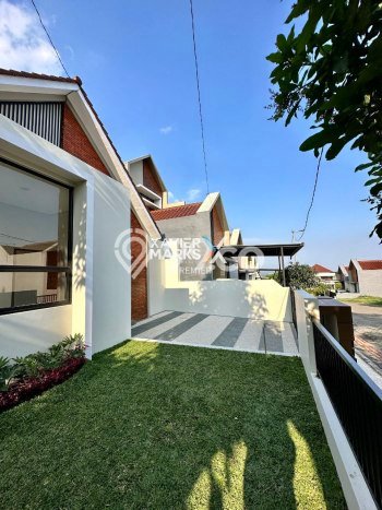 For Sale Hunian Rumah Terawat 3 Kamar di Dieng, Malang For Sale Hunian Rumah Terawat 3 Kamar di Dieng, Malang