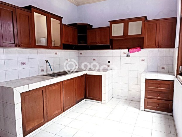 Rumah sewa siap pakai 5 KT di Soekarno Hatta, Malang Rumah sewa siap pakai 5 KT di Soekarno Hatta, Malang