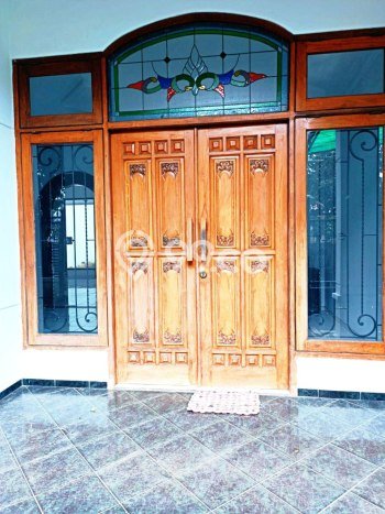 Rumah sewa siap pakai 5 KT di Soekarno Hatta, Malang Rumah sewa siap pakai 5 KT di Soekarno Hatta, Malang