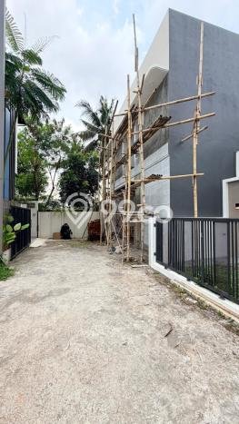 Dijual Kost Strategis di Ngaglik, Sleman 9 KT, 9 KM, Luas Bangunan 150m2 Dijual Kost Strategis di Ngaglik, Sleman 9 KT, 9 KM, Luas Bangunan 150m2