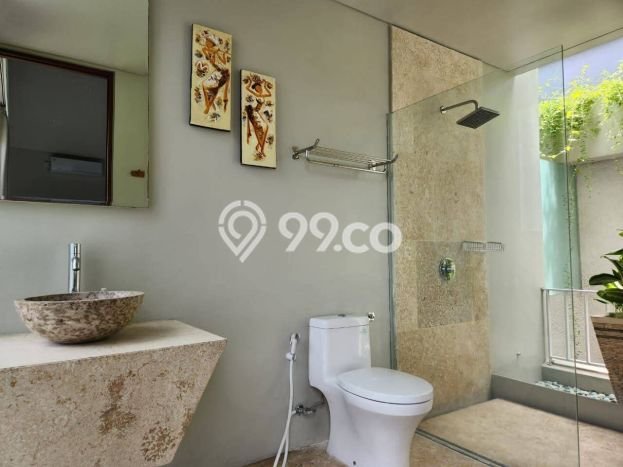 Vila Terawat Kawasan , Area 401m2m², Kawasan Asri dan nyaman Vila Terawat Kawasan , Area 401m2m², Kawasan Asri dan nyaman