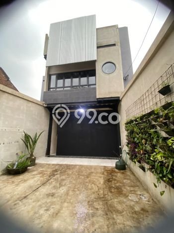 Jual Rumah Luas Megah Dengan View Eksklusif di Sudirman, Bandung Jual Rumah Luas Megah Dengan View Eksklusif di Sudirman, Bandung