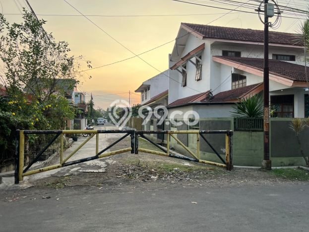 Dijual Cepat Rumah Siap Huni LT 172m2 LB 250m2 di Bandung Cocok untuk Hunian Dijual Cepat Rumah Siap Huni LT 172m2 LB 250m2 di Bandung Cocok untuk Hunian