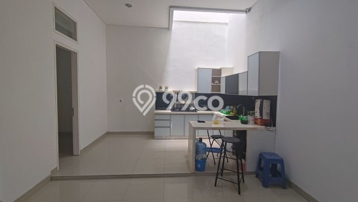 Hunian Mewah LB 240m2 Siap Pakai Desain Elegan di Pluit, Jakarta Utara Hunian Mewah LB 240m2 Siap Pakai Desain Elegan di Pluit, Jakarta Utara