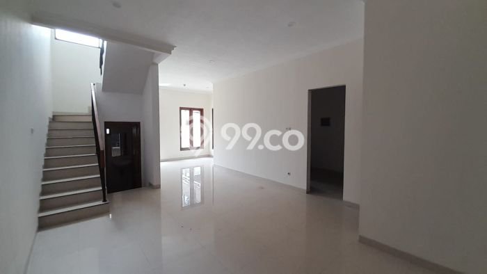 Dijual Rumah Premium dengan Fasilitas Sekitar Komplit di Cilandak, Jakarta Selatan Dijual Rumah Premium dengan Fasilitas Sekitar Komplit di Cilandak, Jakarta Selatan