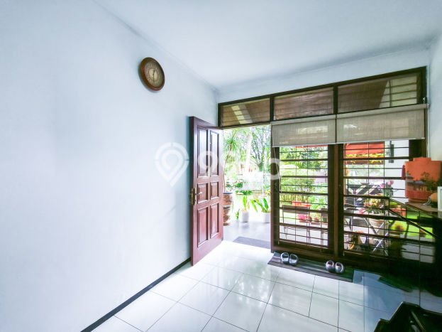 Rumah Elit LB 280m2 Siap Pakai Desain Elegan di Sentul City, Bogor Rumah Elit LB 280m2 Siap Pakai Desain Elegan di Sentul City, Bogor