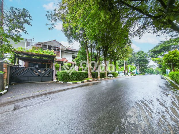 Rumah Elit LB 280m2 Siap Pakai Desain Elegan di Sentul City, Bogor Rumah Elit LB 280m2 Siap Pakai Desain Elegan di Sentul City, Bogor