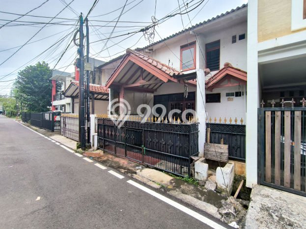 Dijual Rumah 5 Kamar Lokasi Strategis Nyaman dan Strategis di Duren Sawit Dijual Rumah 5 Kamar Lokasi Strategis Nyaman dan Strategis di Duren Sawit