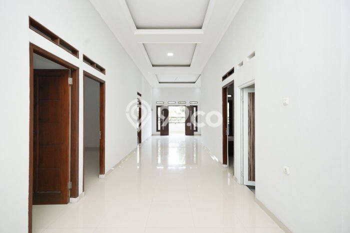 For Sale Rumah 4 Kamar Lokasi Ideal Bagus dan Strategis di Ciracas For Sale Rumah 4 Kamar Lokasi Ideal Bagus dan Strategis di Ciracas