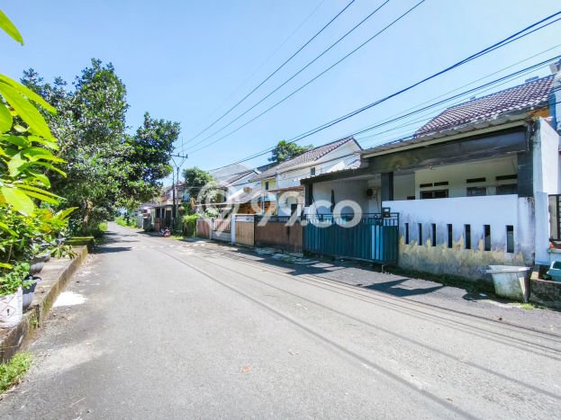 Hunian Cantik Modern Lb 105m2 di Cibinong, Bogor Hunian Cantik Modern Lb 105m2 di Cibinong, Bogor