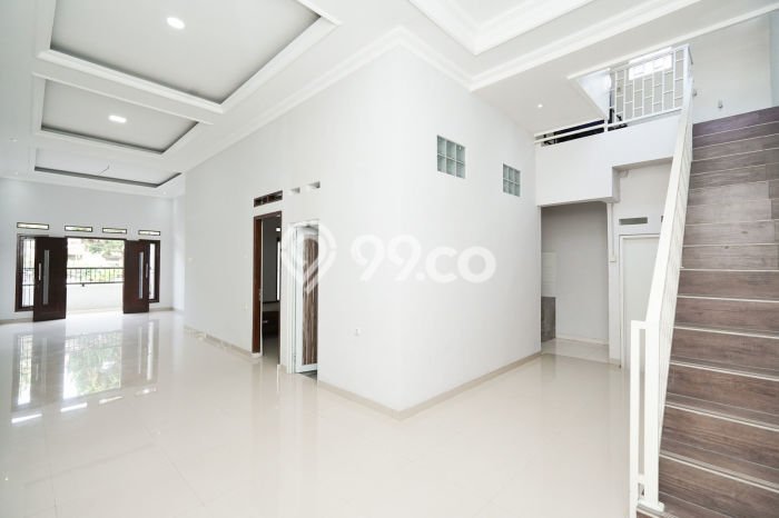 For Sale Rumah 4 Kamar Lokasi Ideal Bagus dan Strategis di Ciracas For Sale Rumah 4 Kamar Lokasi Ideal Bagus dan Strategis di Ciracas