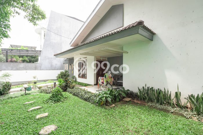 Rumah Eksklusif Dijual LT 331m2 di Duren Sawit, Jakarta Timur Rumah Eksklusif Dijual LT 331m2 di Duren Sawit, Jakarta Timur