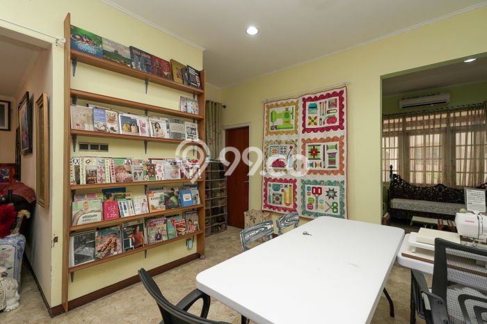 Rumah Eksklusif Dijual LT 331m2 di Duren Sawit, Jakarta Timur Rumah Eksklusif Dijual LT 331m2 di Duren Sawit, Jakarta Timur