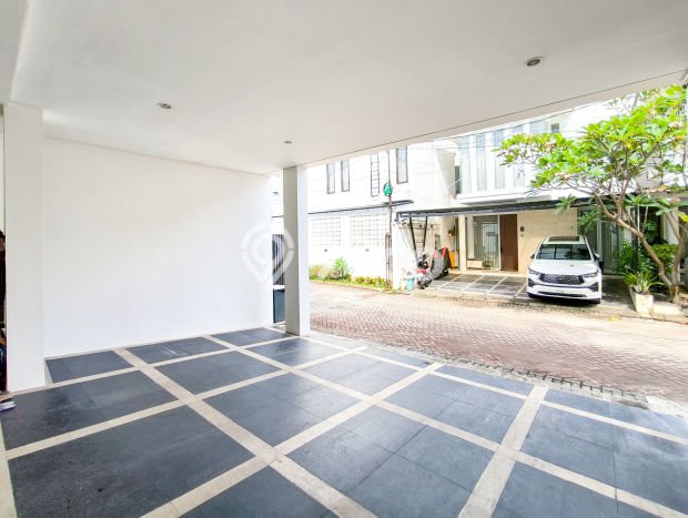 Dijual Rumah Premium dengan Fasilitas Sekitar Komplit di Ciracas, Jakarta Timur Dijual Rumah Premium dengan Fasilitas Sekitar Komplit di Ciracas, Jakarta Timur
