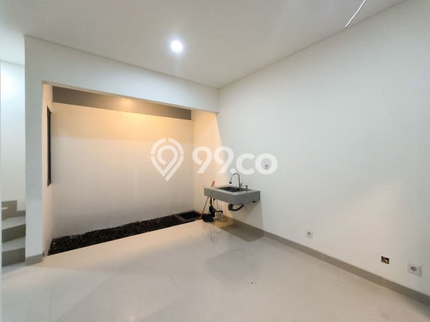 Rumah Strategis Minimalis Lb 85m2 di Pasar Rebo, Jakarta Timur Rumah Strategis Minimalis Lb 85m2 di Pasar Rebo, Jakarta Timur