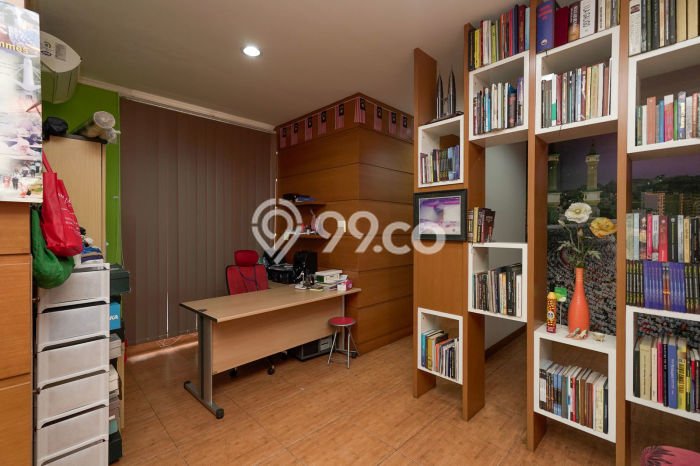 Rumah Eksklusif Dijual LT 331m2 di Duren Sawit, Jakarta Timur Rumah Eksklusif Dijual LT 331m2 di Duren Sawit, Jakarta Timur