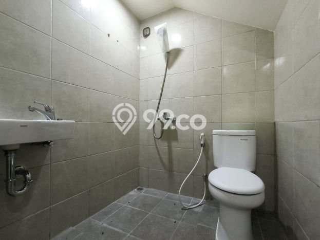 Rumah Strategis Minimalis Lb 85m2 di Pasar Rebo, Jakarta Timur Rumah Strategis Minimalis Lb 85m2 di Pasar Rebo, Jakarta Timur