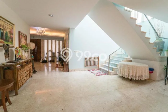 Hunian Bagus Disewakan di Pondok Indah, Jakarta Selatan LT 550m2, LB 400m2 Hunian Bagus Disewakan di Pondok Indah, Jakarta Selatan LT 550m2, LB 400m2