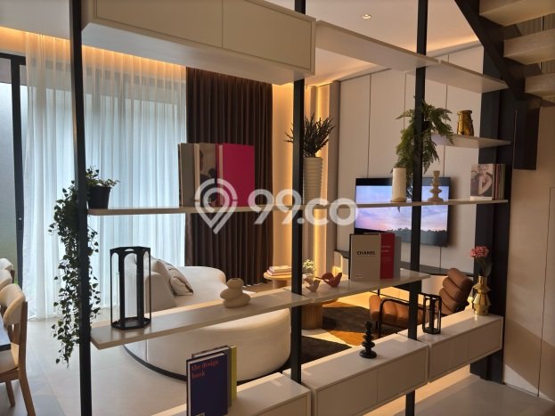 Jual Rumah Mewah Elegan Dengan View Eksklusif di Candi Golf, Semarang Jual Rumah Mewah Elegan Dengan View Eksklusif di Candi Golf, Semarang