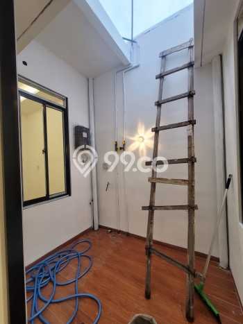 Rumah Lokasi Strategis di Tanah Mas, Semarang, Luas 120m² Bangunan 120m² Rumah Lokasi Strategis di Tanah Mas, Semarang, Luas 120m² Bangunan 120m²