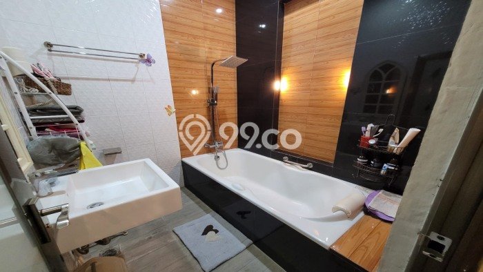 Rumah di Bukit Sari, Semarang, LT 268m² Bangunan 350m² Rumah di Bukit Sari, Semarang, LT 268m² Bangunan 350m²