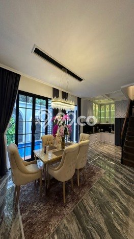 Rumah Idaman dengan Luas Tanah 240m² di Lingkungan Asri Tembalang, Semarang Rumah Idaman dengan Luas Tanah 240m² di Lingkungan Asri Tembalang, Semarang