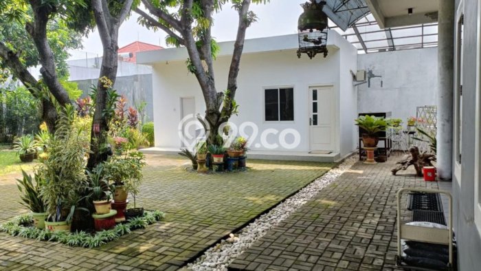 Rumah Elit LB 1000m2 Siap Pakai Desain Elegan di Gajah, Semarang Rumah Elit LB 1000m2 Siap Pakai Desain Elegan di Gajah, Semarang