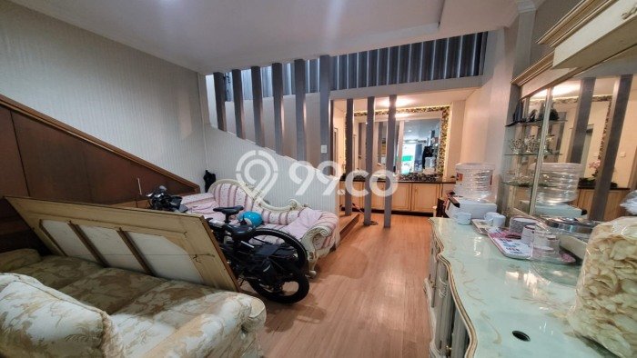 Ruko Premium di Peterongan, Luas 340m², Area Komersial Ruko Premium di Peterongan, Luas 340m², Area Komersial