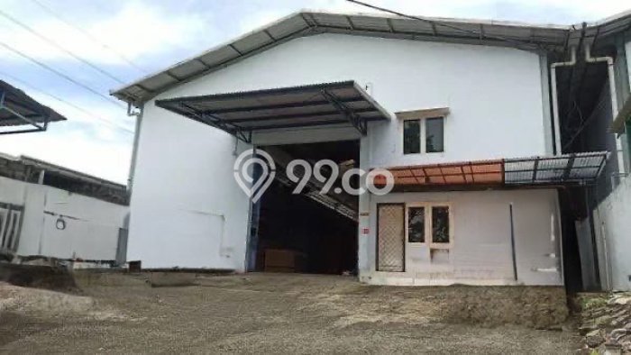 Area Ramai! Gudang Dijual di Ngaliyan untuk Bisnis Luas Bangunan 900m2 Area Ramai! Gudang Dijual di Ngaliyan untuk Bisnis Luas Bangunan 900m2