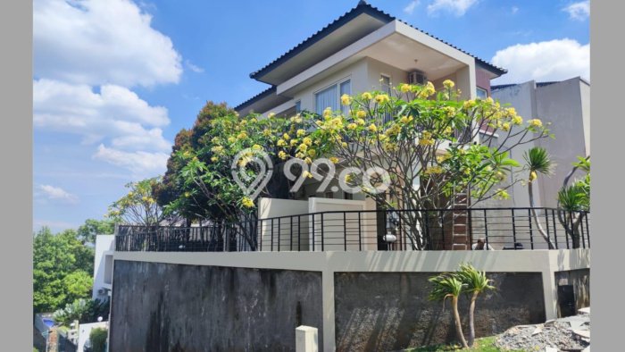 PENAWARAN EKSKLUSIF! Rumah kawasan Candi Golf, 3 KT, Lingkungan Elite, LT 260m² Bangunan 210m² PENAWARAN EKSKLUSIF! Rumah kawasan Candi Golf, 3 KT, Lingkungan Elite, LT 260m² Bangunan 210m²