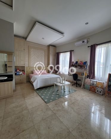 Jual Rumah Luas Megah Dengan View Cantik di Graha Padma, Semarang Jual Rumah Luas Megah Dengan View Cantik di Graha Padma, Semarang