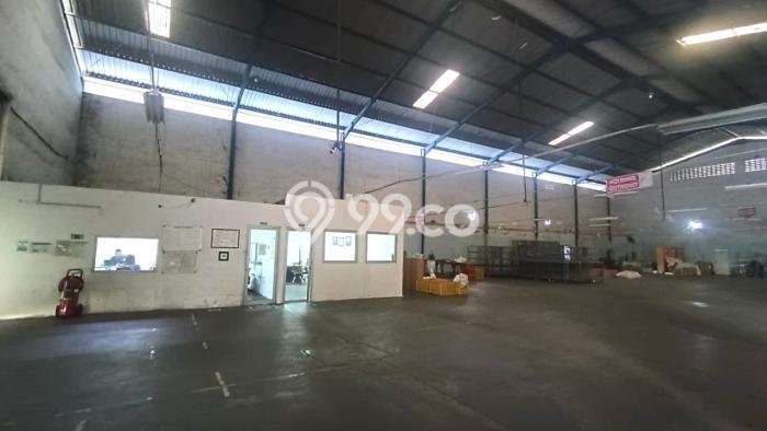 Gudang Area Perdagangan Kawasan Ngaliyan, Luas 1600m2m², Siap Operasi Gudang Area Perdagangan Kawasan Ngaliyan, Luas 1600m2m², Siap Operasi