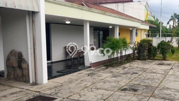 Hunian Elit LB 260m2 Siap Pakai Desain Elegan di papandayan, Semarang Hunian Elit LB 260m2 Siap Pakai Desain Elegan di papandayan, Semarang