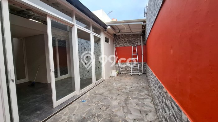 Rumah Berkualitas LT 200m² / LB 150m² di Lokasi Strategis Graha Padma, Semarang Rumah Berkualitas LT 200m² / LB 150m² di Lokasi Strategis Graha Padma, Semarang