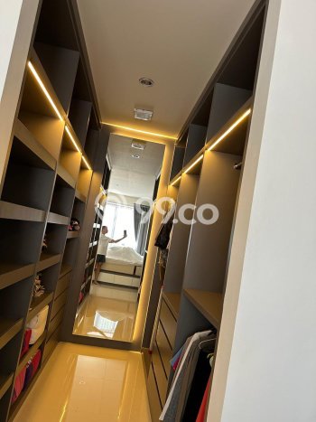 Hunian Impian Keluarga! Rumah Mewah di , Semarang, LT 180m2m² LB 300m2m² Hunian Impian Keluarga! Rumah Mewah di , Semarang, LT 180m2m² LB 300m2m²