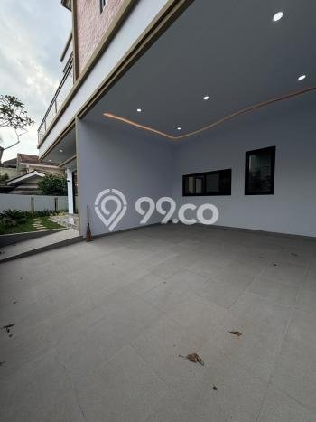 Jual Rumah Luas Elegan Dengan View Eksklusif di BSD City, Tangerang Jual Rumah Luas Elegan Dengan View Eksklusif di BSD City, Tangerang