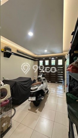 Rumah Luxury Modern Tanpa Renovasi di BSD City Tangerang Rumah Luxury Modern Tanpa Renovasi di BSD City Tangerang