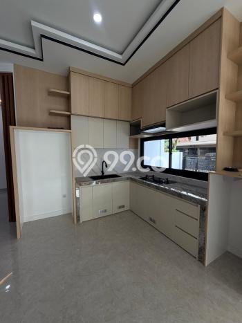 Jual Rumah Luas Elegan Dengan View Eksklusif di BSD City, Tangerang Jual Rumah Luas Elegan Dengan View Eksklusif di BSD City, Tangerang