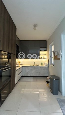 Rumah Luxury Modern Tanpa Renovasi di BSD City Tangerang Rumah Luxury Modern Tanpa Renovasi di BSD City Tangerang