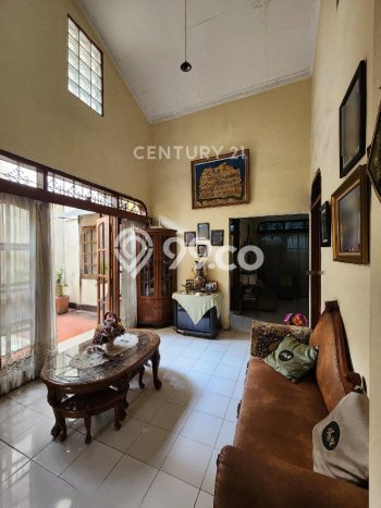 Ready to Use! Luxury House LT 201m2 Desain Elegan di Pisangan Lama Ready to Use! Luxury House LT 201m2 Desain Elegan di Pisangan Lama