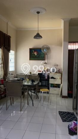 Rumah Strategis Modern Lb 250m2 di Pondok Aren, Tangerang Selatan Rumah Strategis Modern Lb 250m2 di Pondok Aren, Tangerang Selatan