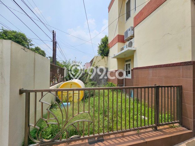 Dijual Rumah 4 Kamar Lokasi Ideal Nyaman dan Strategis di Semarang Utara Dijual Rumah 4 Kamar Lokasi Ideal Nyaman dan Strategis di Semarang Utara