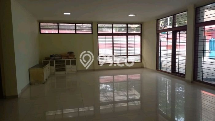 Rumah Elit LB 1206m2 Siap Pakai Desain Elegan di Cikutra, Bandung Rumah Elit LB 1206m2 Siap Pakai Desain Elegan di Cikutra, Bandung