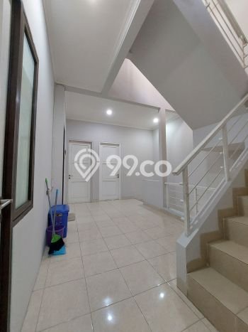 Rumah Minimalis 8 KT di Gading Serpong Tangerang Semi Furnished Rumah Minimalis 8 KT di Gading Serpong Tangerang Semi Furnished