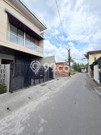 Rumah Modern Cantik 4 Kamar Siap Huni di Ngaglik Rumah Modern Cantik 4 Kamar Siap Huni di Ngaglik