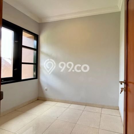 Dijual Rumah 4 Kamar Lokasi Ideal Bagus dan Strategis di Depok Dijual Rumah 4 Kamar Lokasi Ideal Bagus dan Strategis di Depok