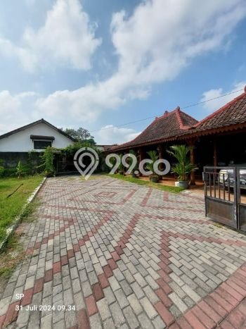 Ready to Use! Premium House LT 751m2 Desain Elegan di Maguwoharjo Ready to Use! Premium House LT 751m2 Desain Elegan di Maguwoharjo