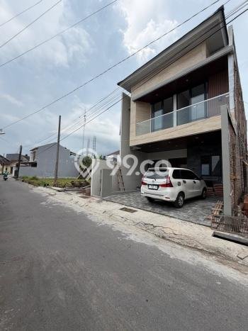 Rumah Strategis Modern Lb 140m2 di Ngaglik, Sleman Rumah Strategis Modern Lb 140m2 di Ngaglik, Sleman