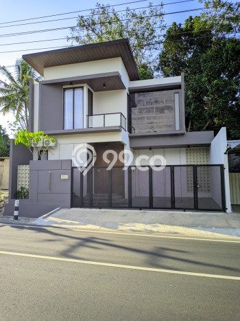 Rumah Strategis Modern Lb 186m2 di Ngaglik, Sleman Rumah Strategis Modern Lb 186m2 di Ngaglik, Sleman